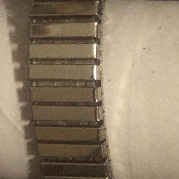 Vintage Timex Water Resistant Watch - Picture 4 of 4